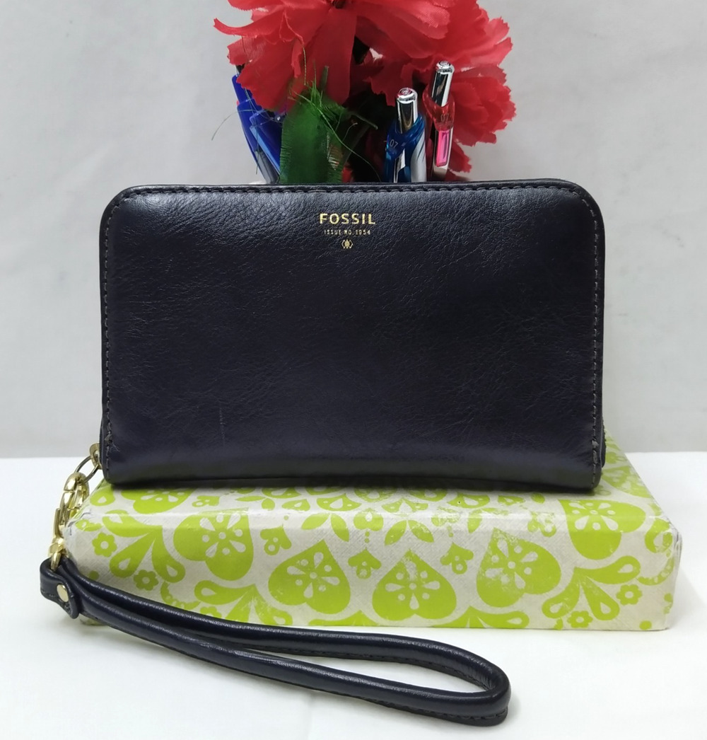 Fossil Black Leather Zip Around Credit Card Wristlet - Wallet